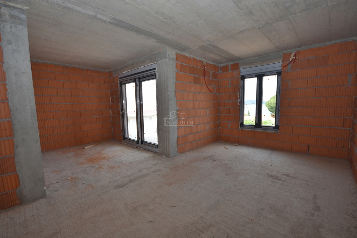 Brodarica - Stanovanje S4 z morskim razgledom, 1. nadstropje