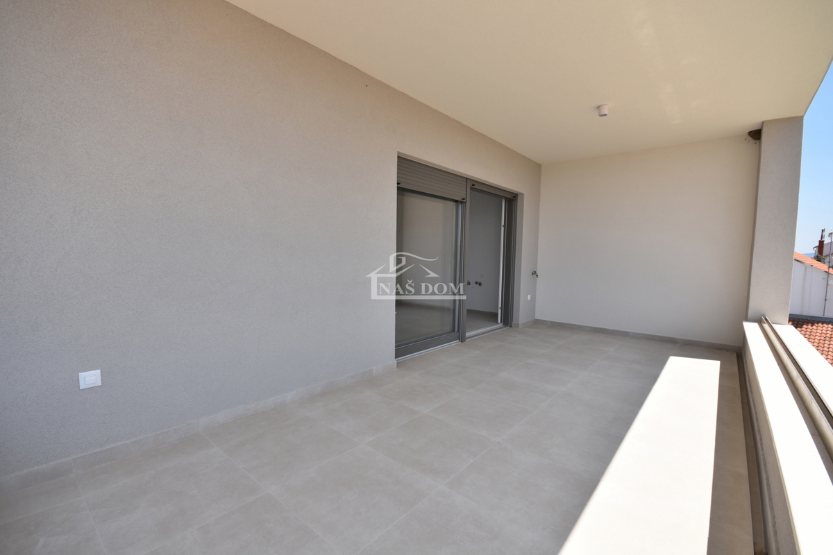 Vodice - Stanovanje S5 v drugem nadstropju s pogledom na morje, 300 m od plaže