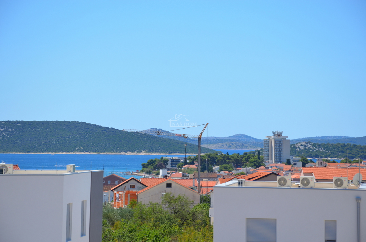 PRILOŽNOST - Luksuzno stanovanje S3 v Vodicah – 1. nadstropje, pogled na morje