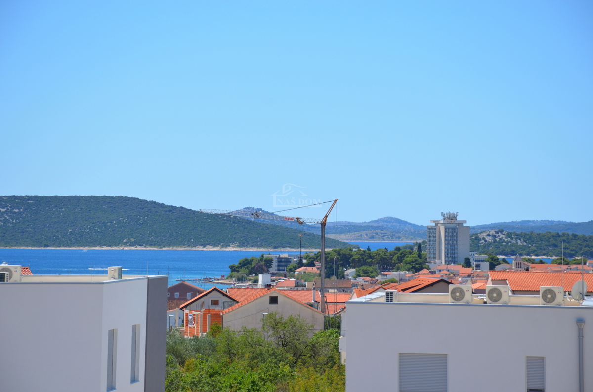 PRILOŽNOST - Luksuzno stanovanje S3 v Vodicah – 1. nadstropje, pogled na morje