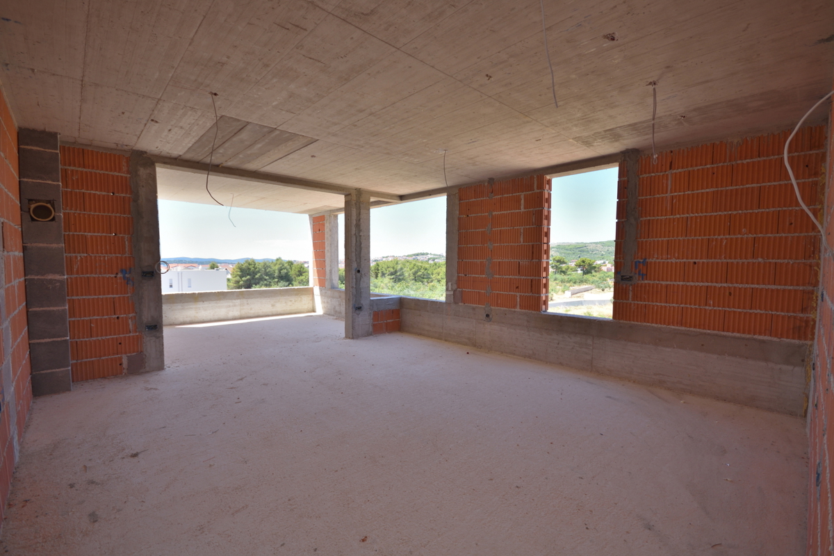 PRILOŽNOST - Luksuzno stanovanje S3 v Vodicah – 1. nadstropje, pogled na morje