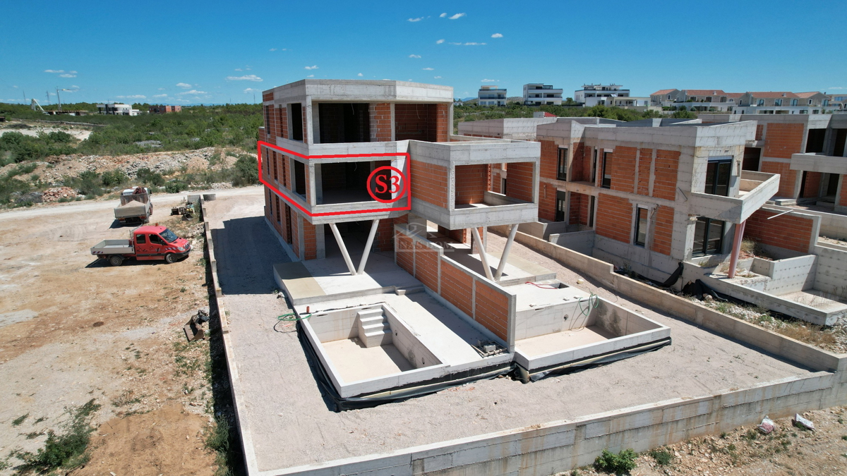 PRILOŽNOST - Luksuzno stanovanje S3 v Vodicah – 1. nadstropje, pogled na morje