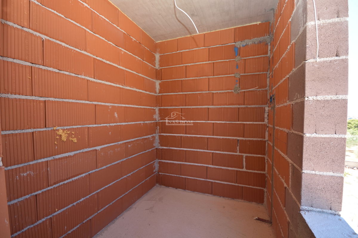 PRILOŽNOST - Luksuzno stanovanje S3 v Vodicah – 1. nadstropje, pogled na morje