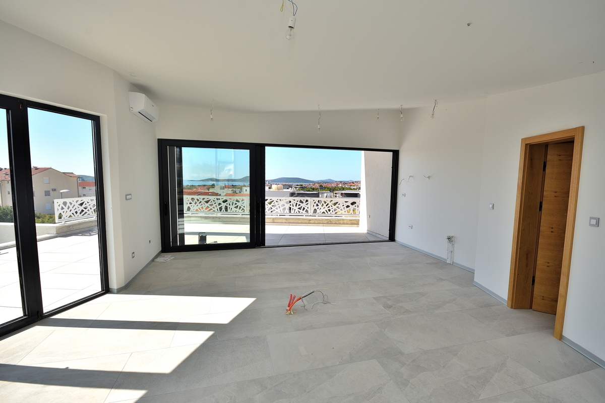 Vodice - NOVOGRADNJA vila s bazenom in pogledom na morje