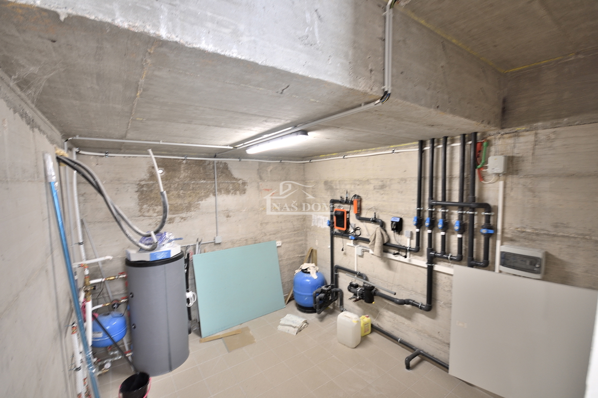 Vodice - NOVOGRADNJA vila s bazenom in pogledom na morje
