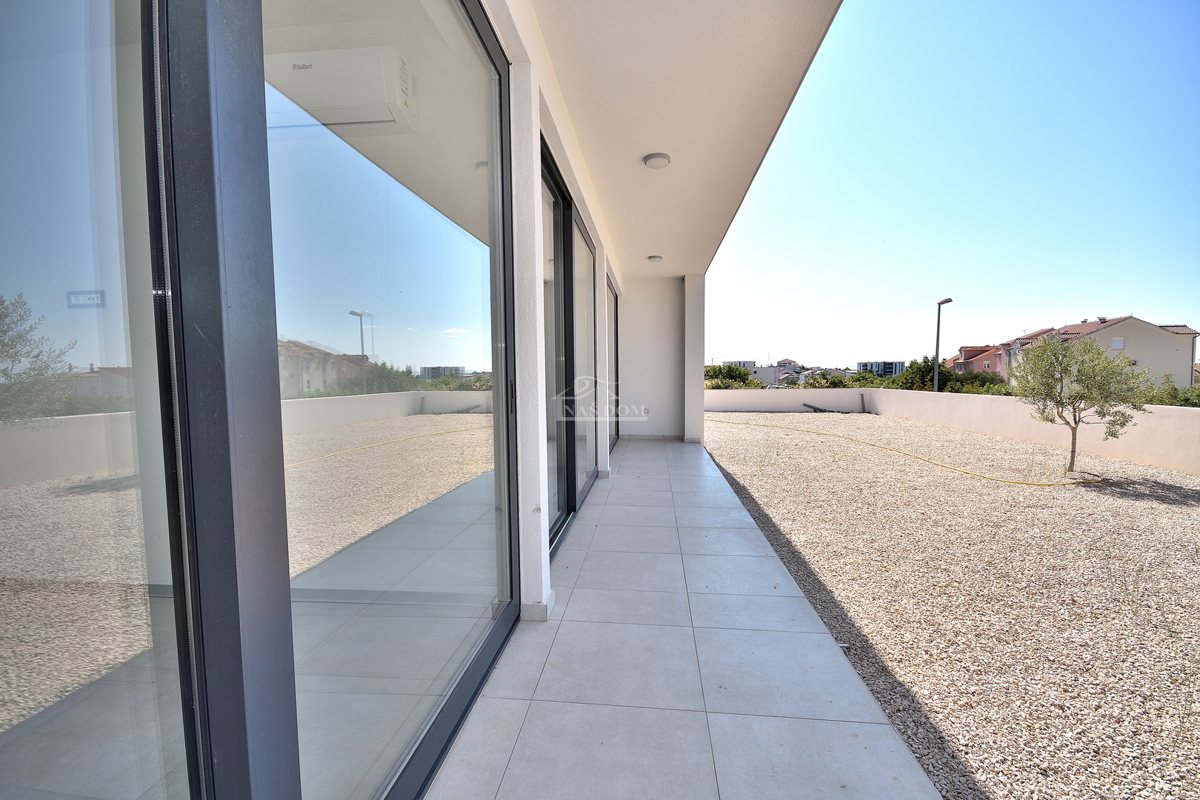 Vodice - NOVOGRADNJA vila s bazenom in pogledom na morje