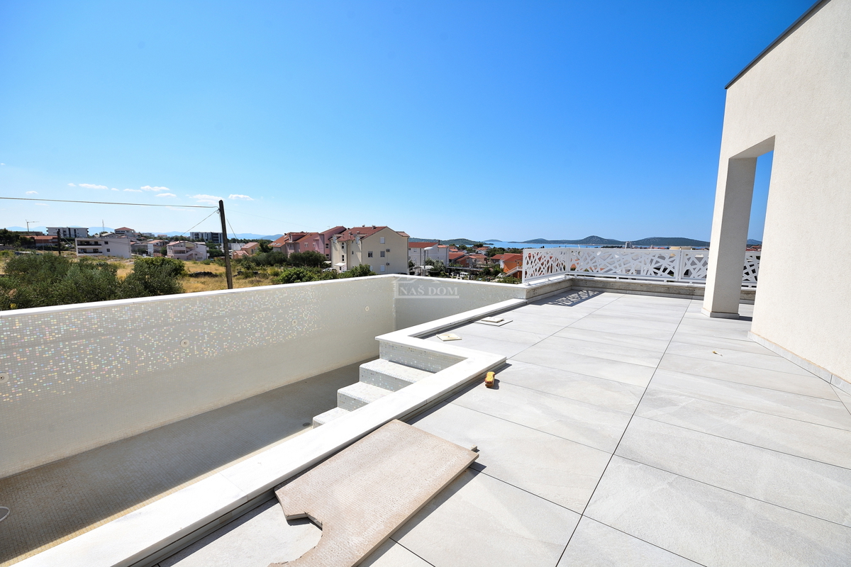 Vodice - NOVOGRADNJA vila s bazenom in pogledom na morje