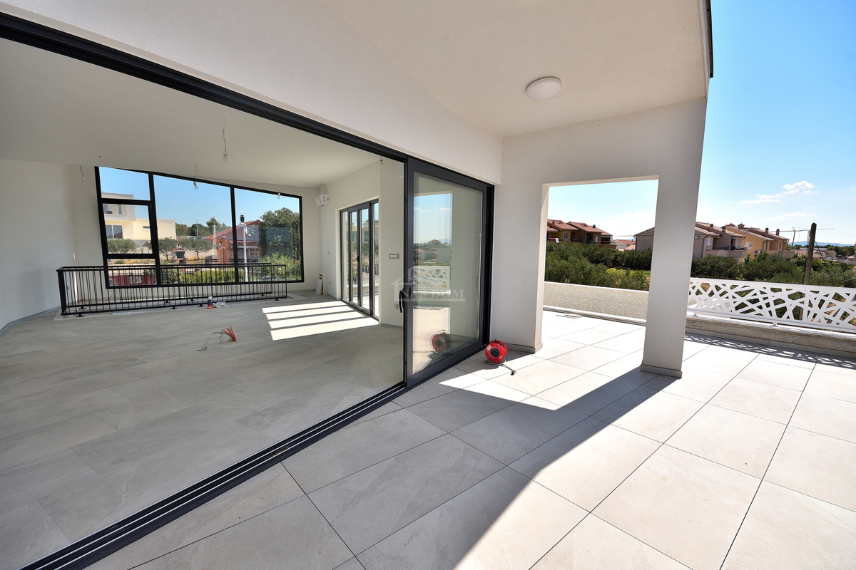 Vodice - NOVOGRADNJA vila s bazenom in pogledom na morje