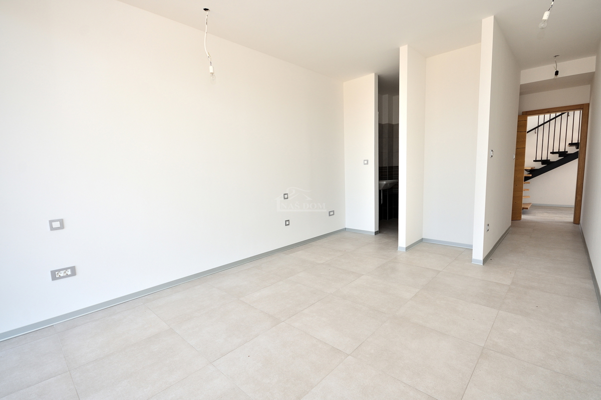 Vodice - NOVOGRADNJA vila s bazenom in pogledom na morje