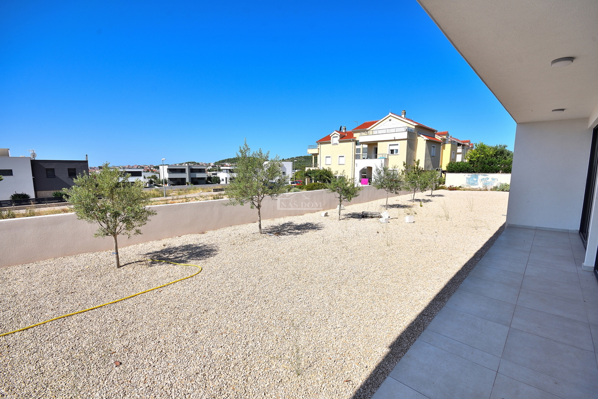 Vodice - NOVOGRADNJA vila s bazenom in pogledom na morje