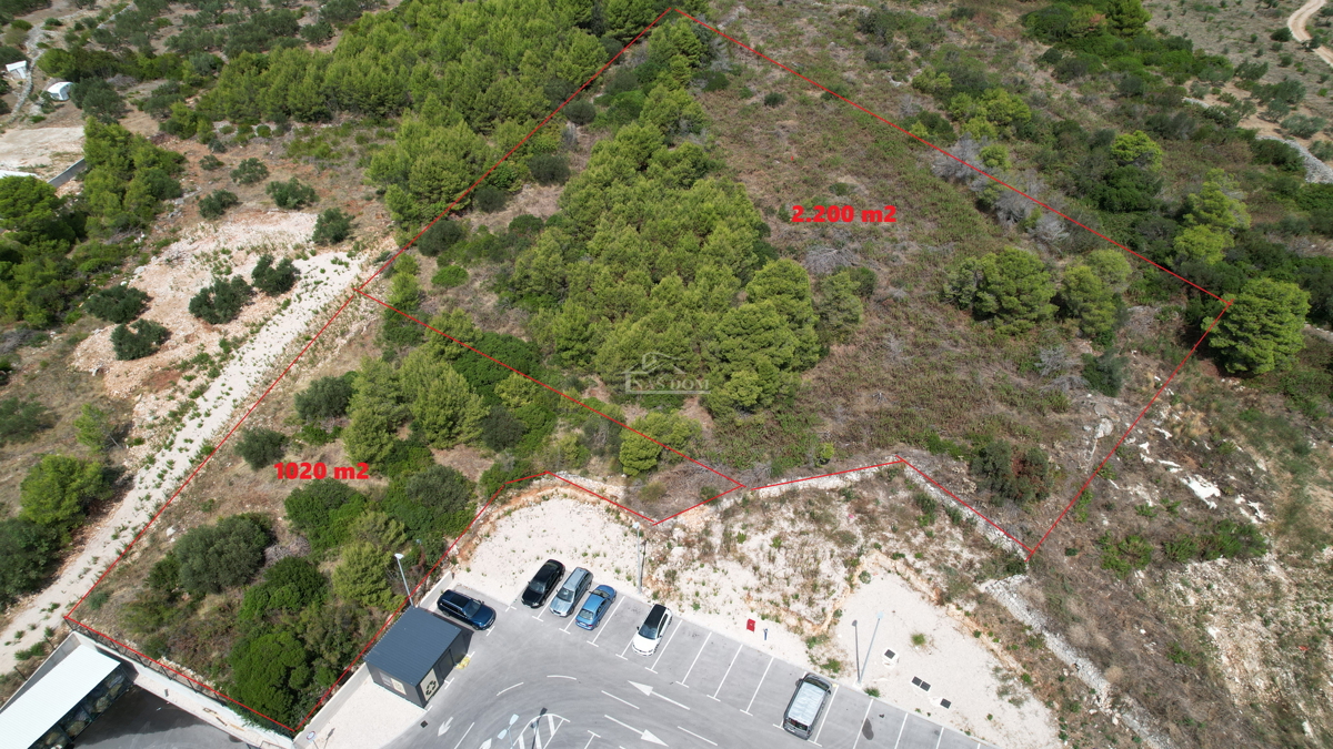 Tribunj - gradbeno zemljišče z razgledom na morje