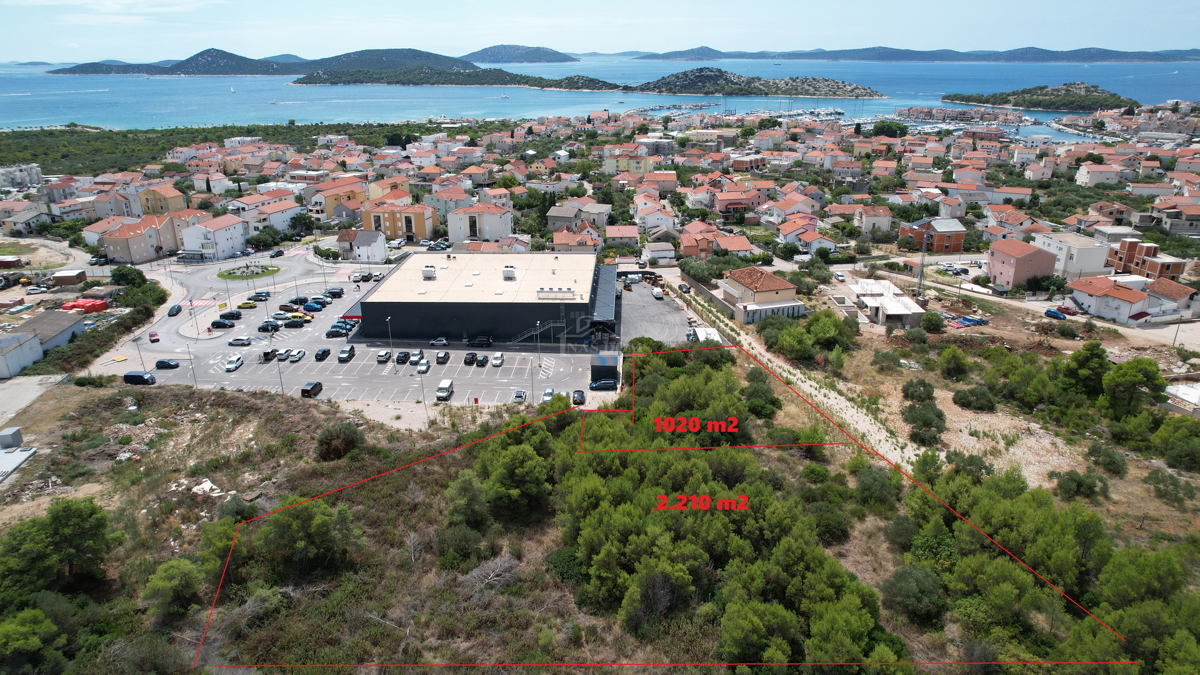 Tribunj - gradbeno zemljišče z razgledom na morje