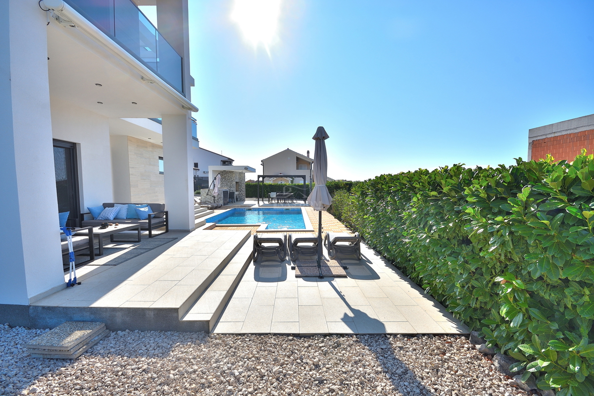 Vodice - vila z razgledom na morje