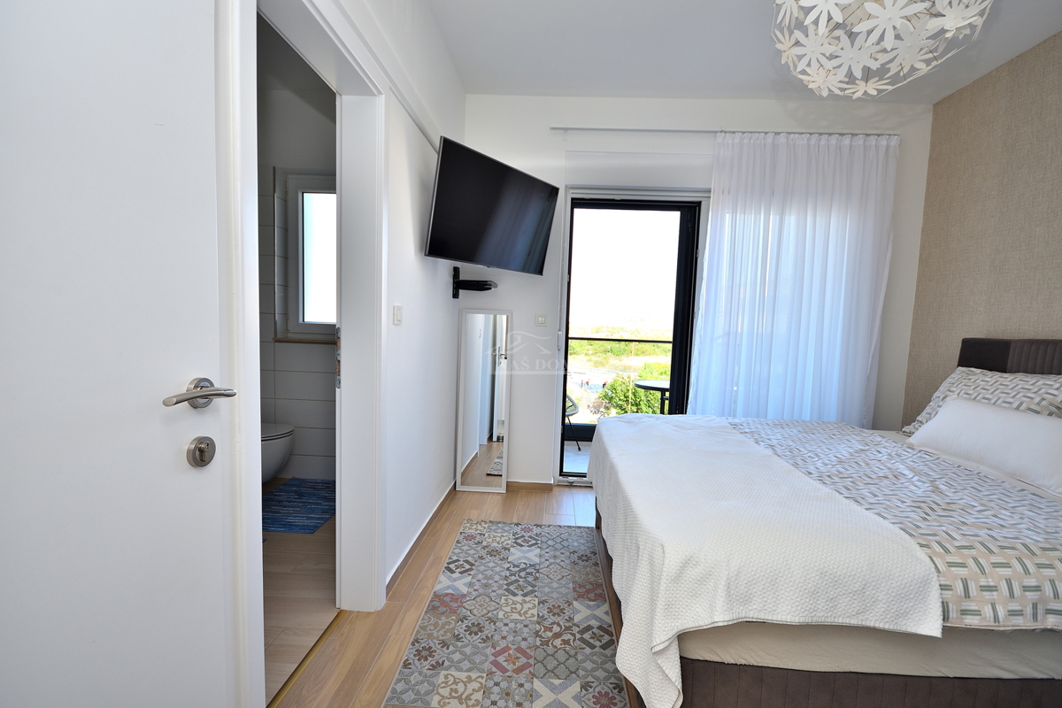 Vodice - vila z razgledom na morje