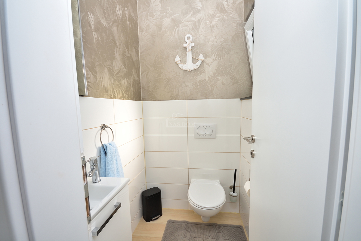 Vodice - vila z razgledom na morje