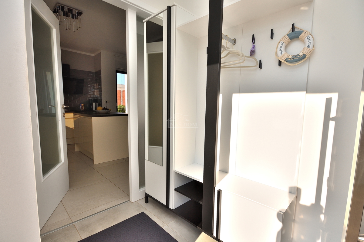 Vodice - vila z razgledom na morje