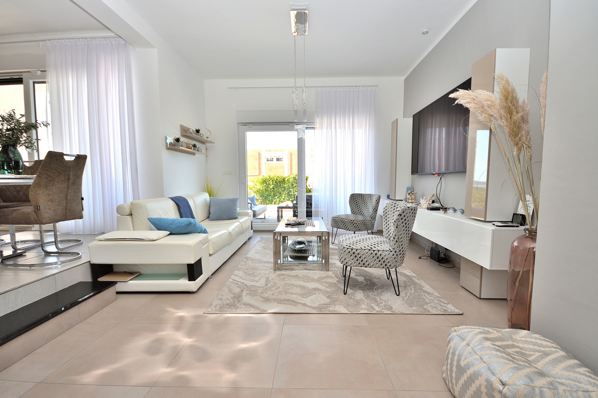 Vodice - vila z razgledom na morje