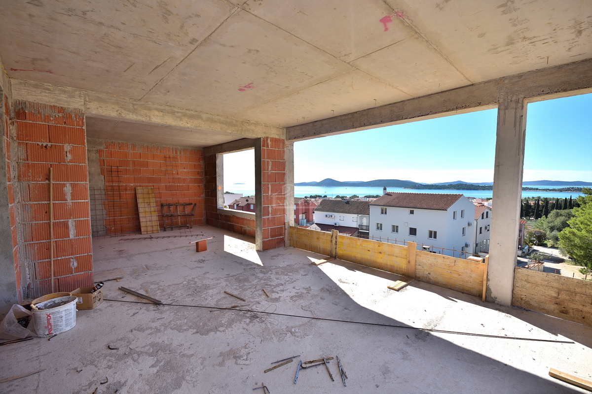 Vodice - S7 Stanovanje s tremi spalnicami, panoramski pogled na morje, novogradnja