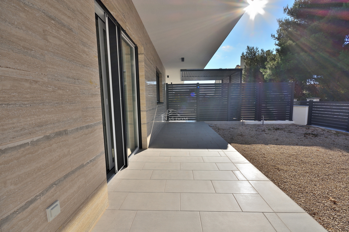 Vodice - NOVOGRADNJA S2 dvojna hiša v bližini plaže