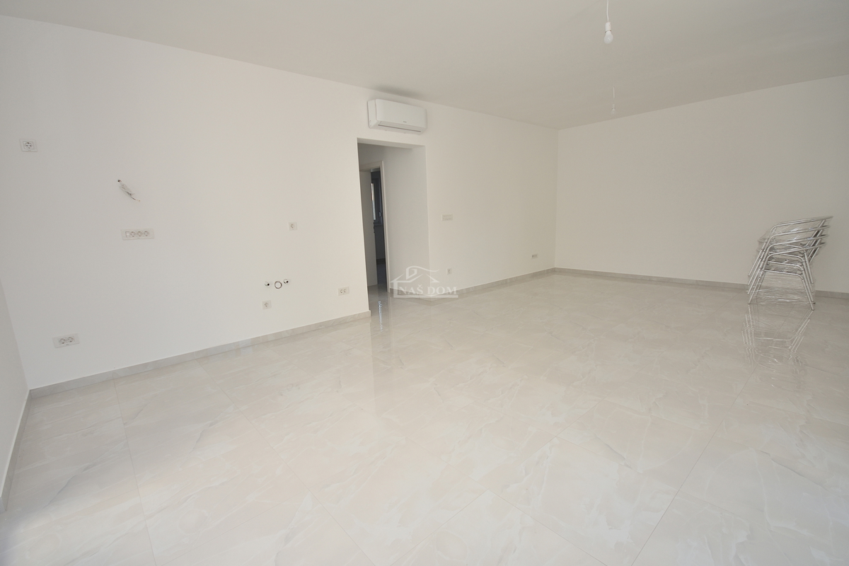 Vodice - NOVOGRADNJA S2 dvojna hiša v bližini plaže