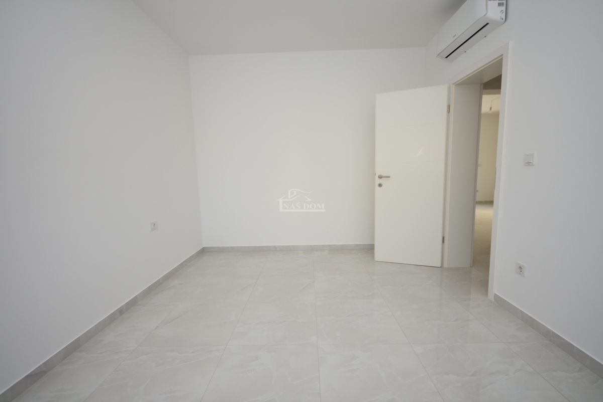 Vodice - NOVOGRADNJA S2 dvojna hiša v bližini plaže