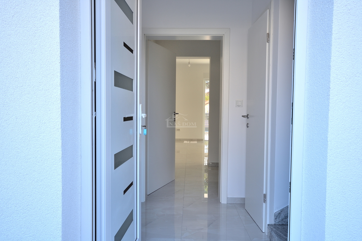 Vodice - NOVOGRADNJA S2 dvojna hiša v bližini plaže