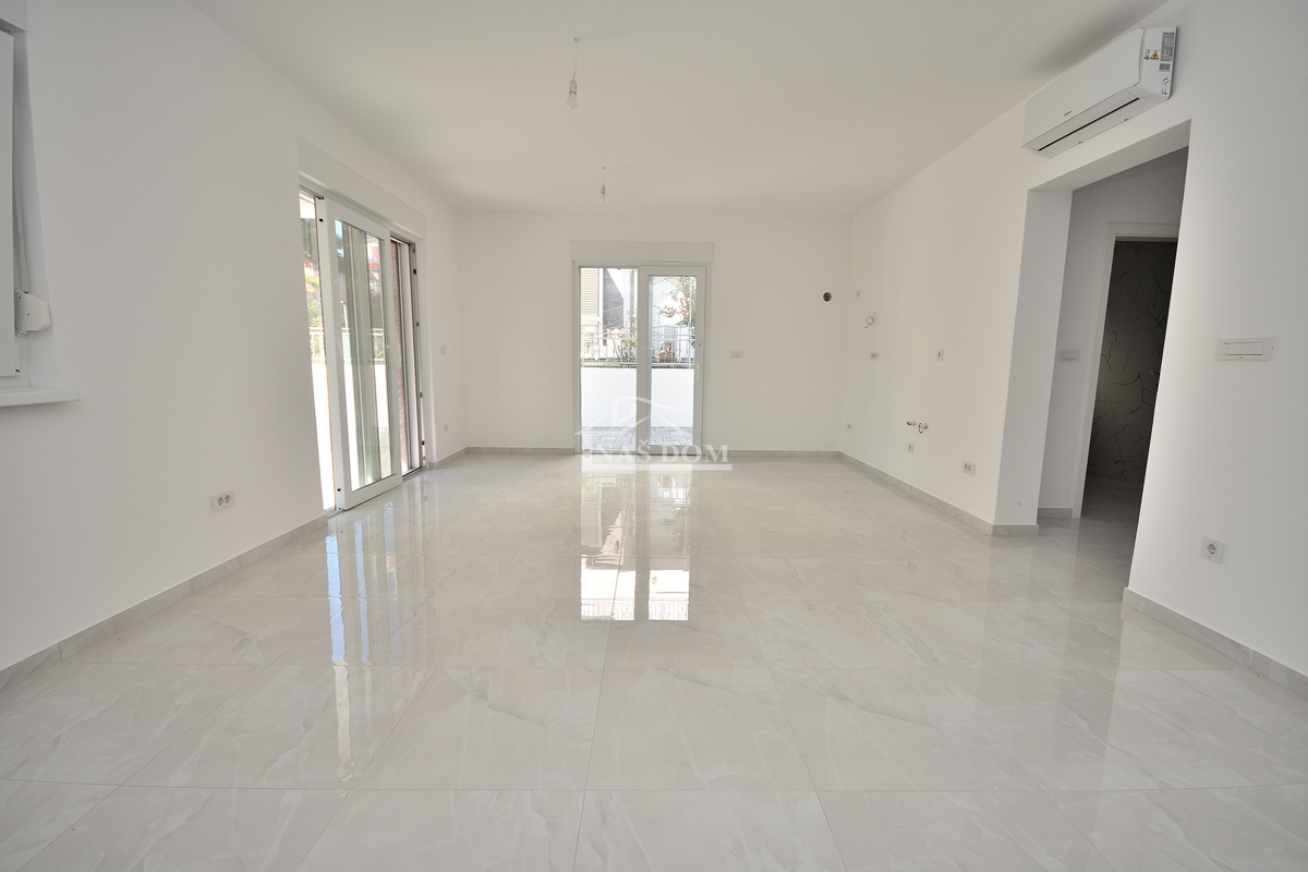 Vodice - NOVOGRADNJA S2 dvojna hiša v bližini plaže