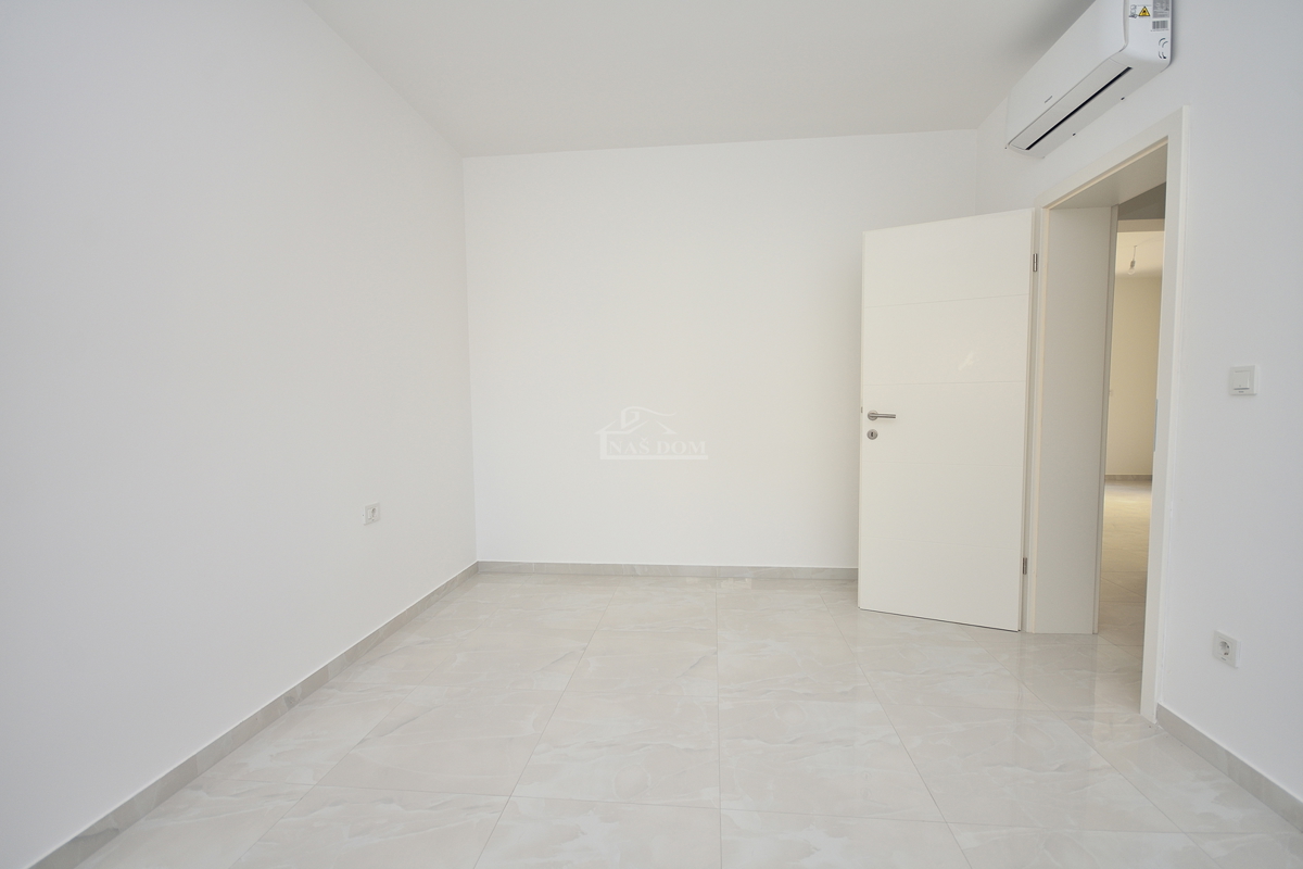 Vodice - NOVOGRADNJA S2 dvojna hiša v bližini plaže