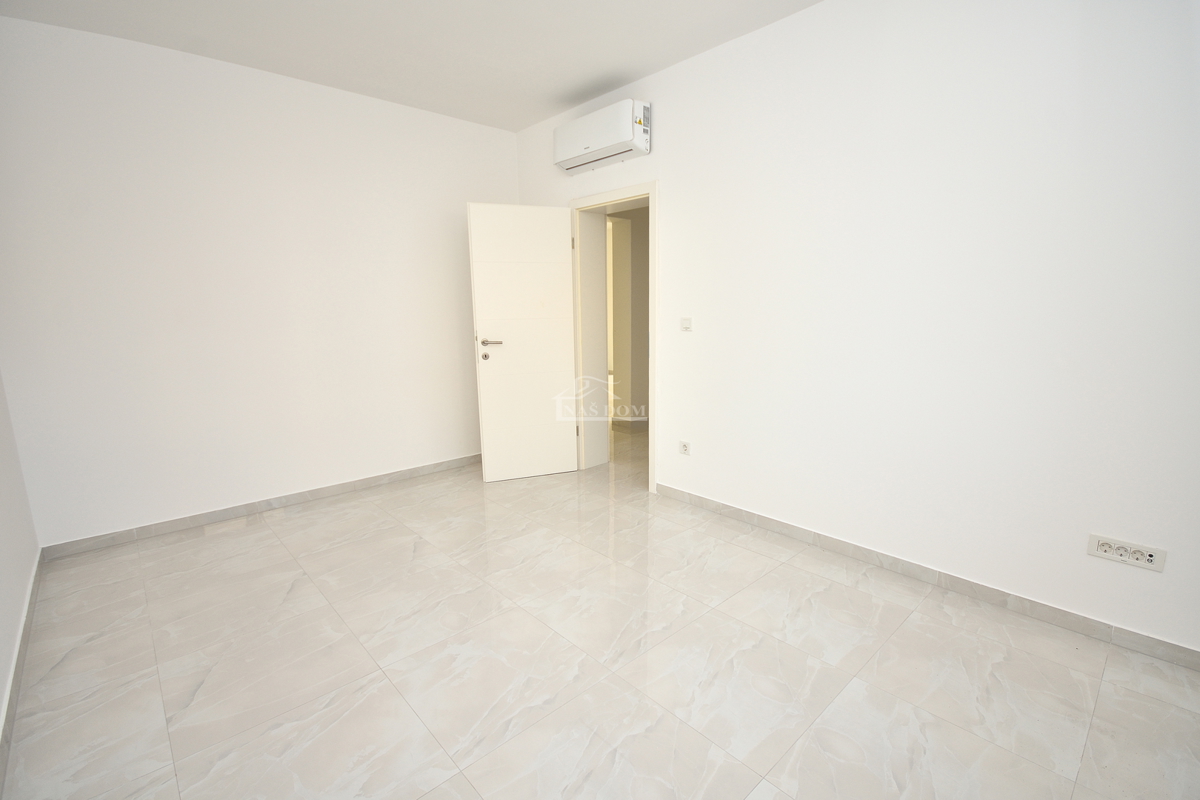 Vodice - NOVOGRADNJA S2 dvojna hiša v bližini plaže