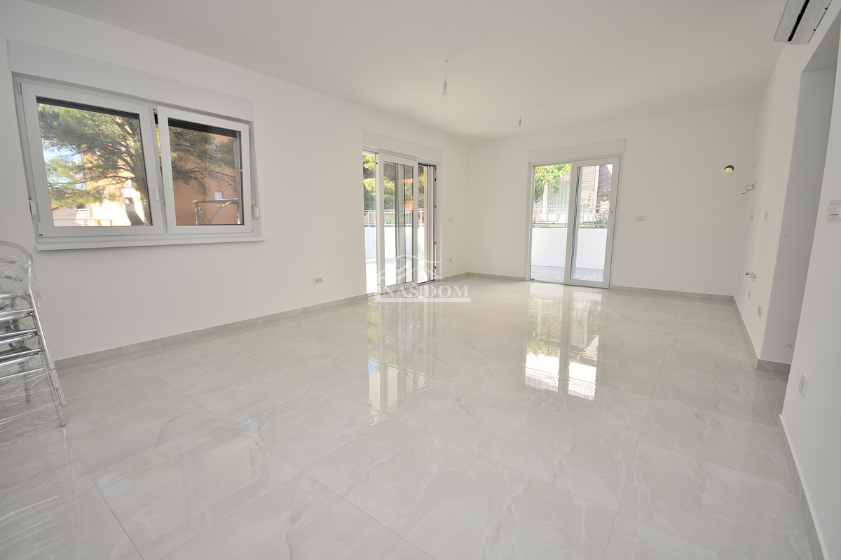 Vodice - NOVOGRADNJA S2 dvojna hiša v bližini plaže