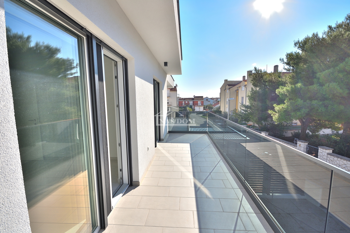 Vodice - NOVOGRADNJA S2 dvojna hiša v bližini plaže