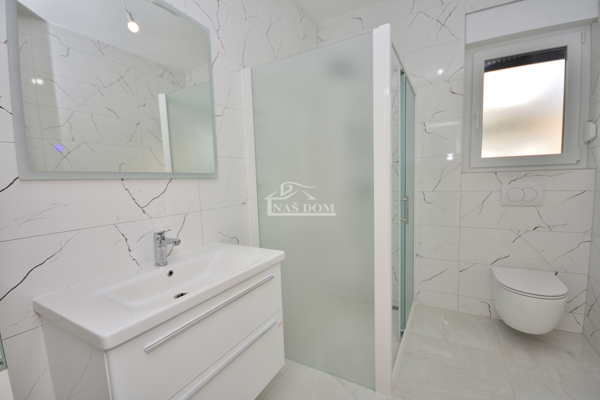 Vodice - NOVOGRADNJA S2 dvojna hiša v bližini plaže