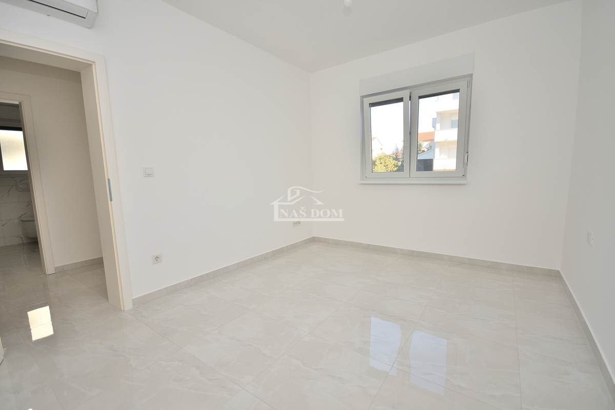 Vodice - NOVOGRADNJA S2 dvojna hiša v bližini plaže