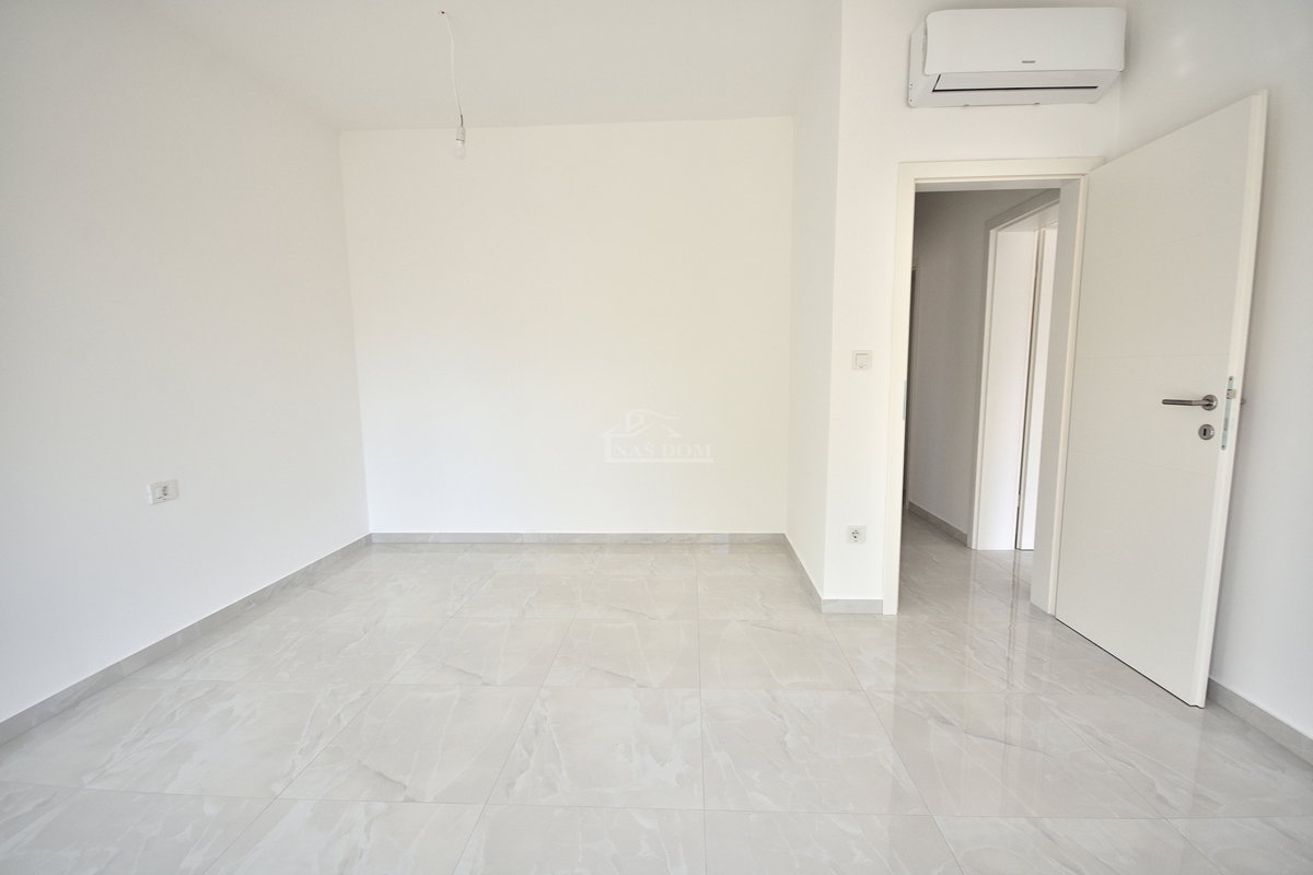 Vodice - NOVOGRADNJA S2 dvojna hiša v bližini plaže