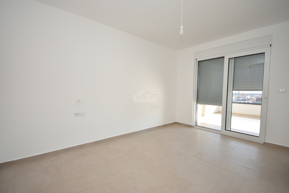 Stanovanje S6 – Prostoren dvosobni stanovanje z razgledom na morje v novogradnji, Vodice