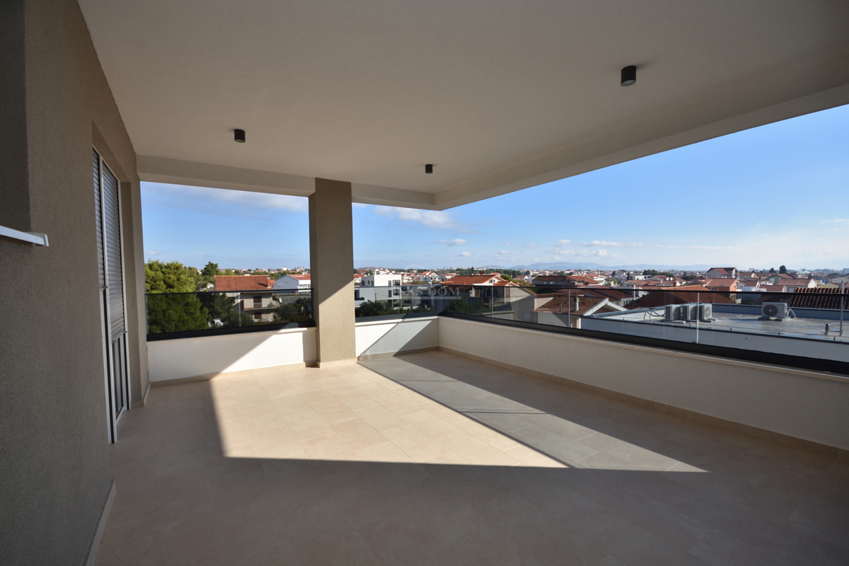 Stan S6 – Prostoren dvosoben stan s pogledom na morje v novogradnji, Vodice