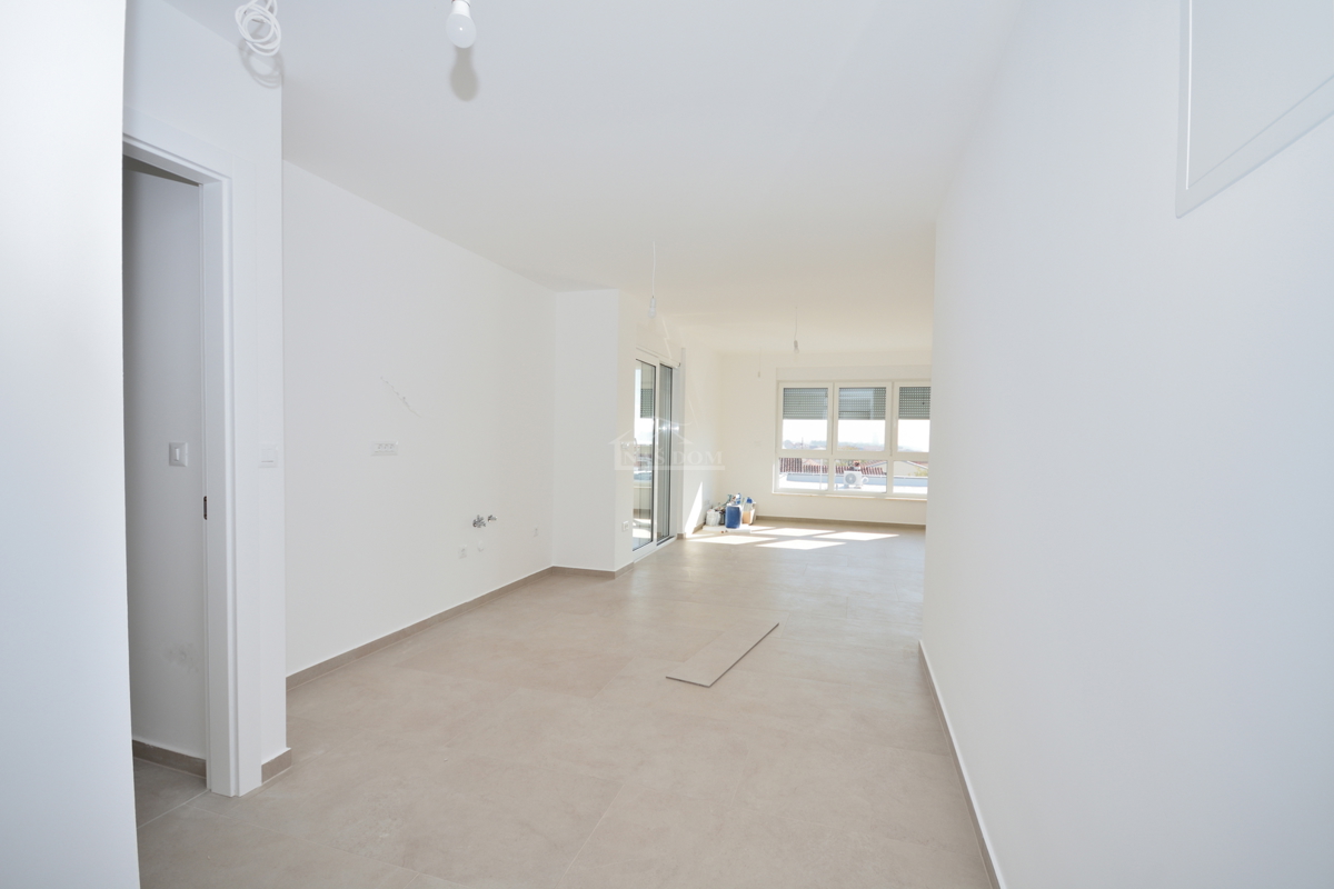 Stan S6 – Prostoren dvosoben stan s pogledom na morje v novogradnji, Vodice