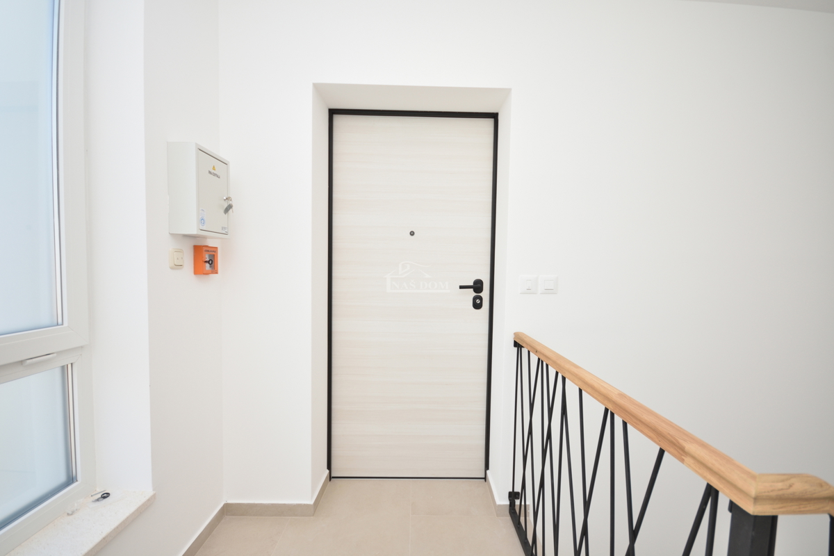 Stanovanje S6 – Prostoren dvosobni stanovanje z razgledom na morje v novogradnji, Vodice