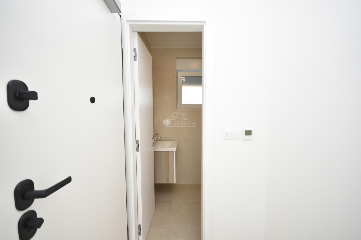 Stan S6 – Prostoren dvosoben stan s pogledom na morje v novogradnji, Vodice