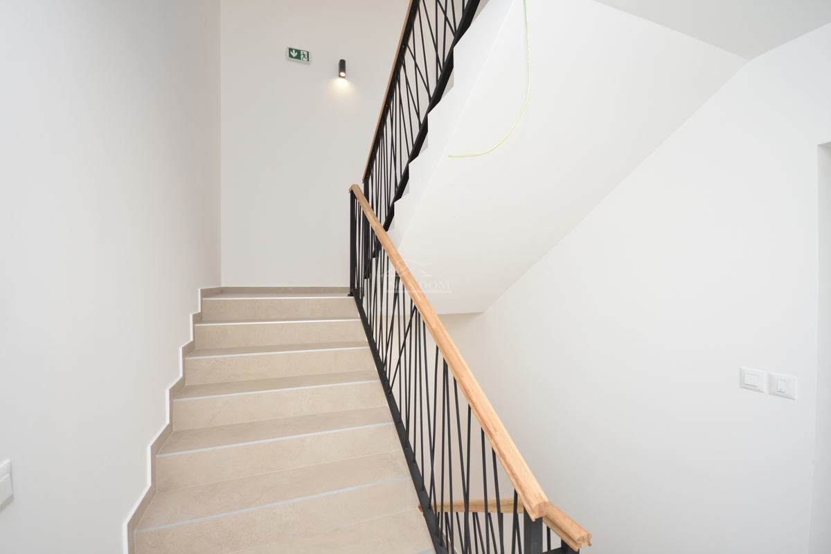 Stan S6 – Prostoren dvosoben stan s pogledom na morje v novogradnji, Vodice