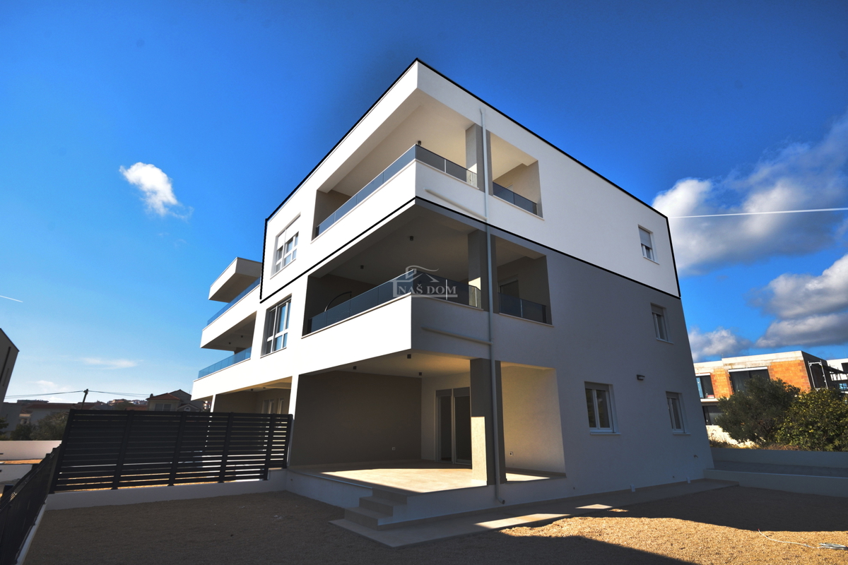 Stanovanje S6 – Prostoren dvosobni stanovanje z razgledom na morje v novogradnji, Vodice