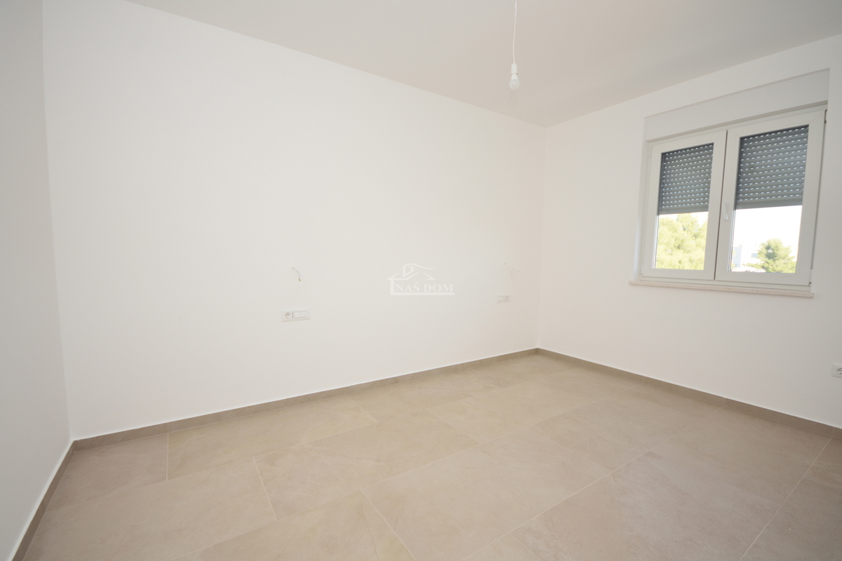 Stanovanje S6 – Prostoren dvosobni stanovanje z razgledom na morje v novogradnji, Vodice