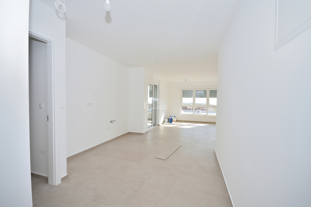 Stanovanje S6 – Prostoren dvosobni stanovanje z razgledom na morje v novogradnji, Vodice