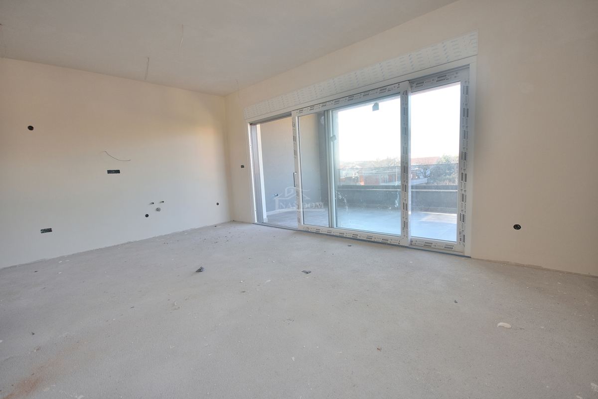 Srima, Vodice - S8 stanovanje 3S+DB, II. nadstropje, 300 m od plaže