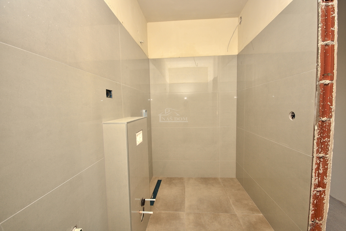 Srima, Vodice - S8 stanovanje 3S+DB, II. nadstropje, 300 m od plaže