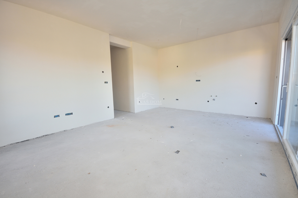 Srima, Vodice - S8 stanovanje 3S+DB, II. nadstropje, 300 m od plaže