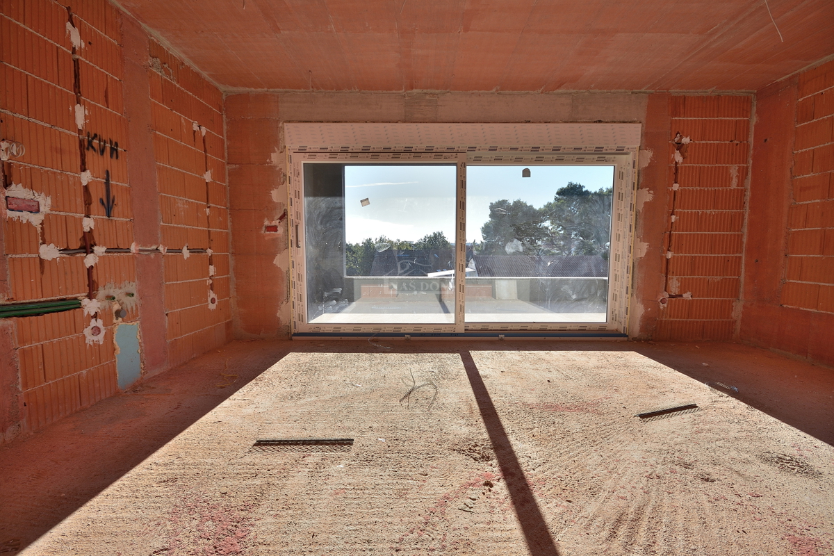 Srima, Vodice - NOVOGRADNJA S8 stanovanje 3S+DB, II nadstropje, 300 m od plaže