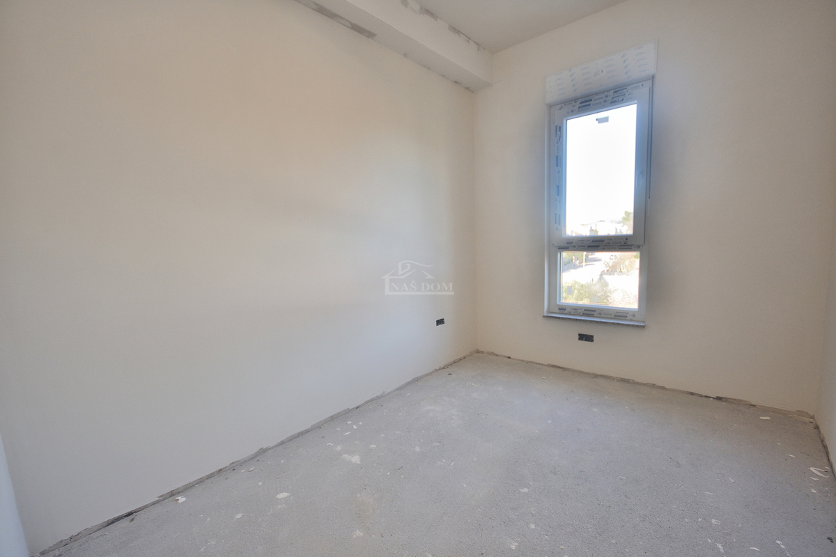 Srima, Vodice - S8 stanovanje 3S+DB, II. nadstropje, 300 m od plaže