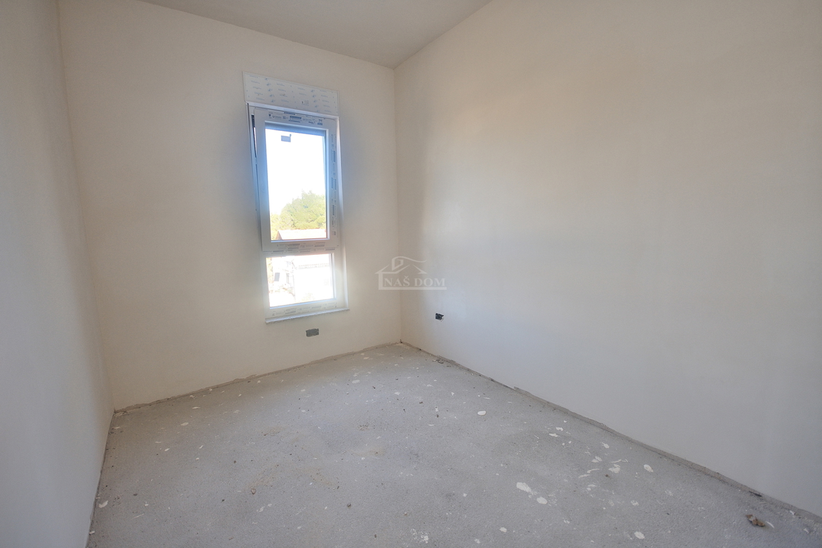 Srima, Vodice - S8 stanovanje 3S+DB, II. nadstropje, 300 m od plaže