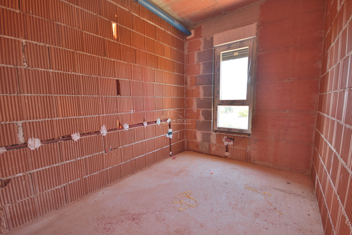 Srima, Vodice - NOVOGRADNJA S8 stanovanje 3S+DB, II nadstropje, 300 m od plaže